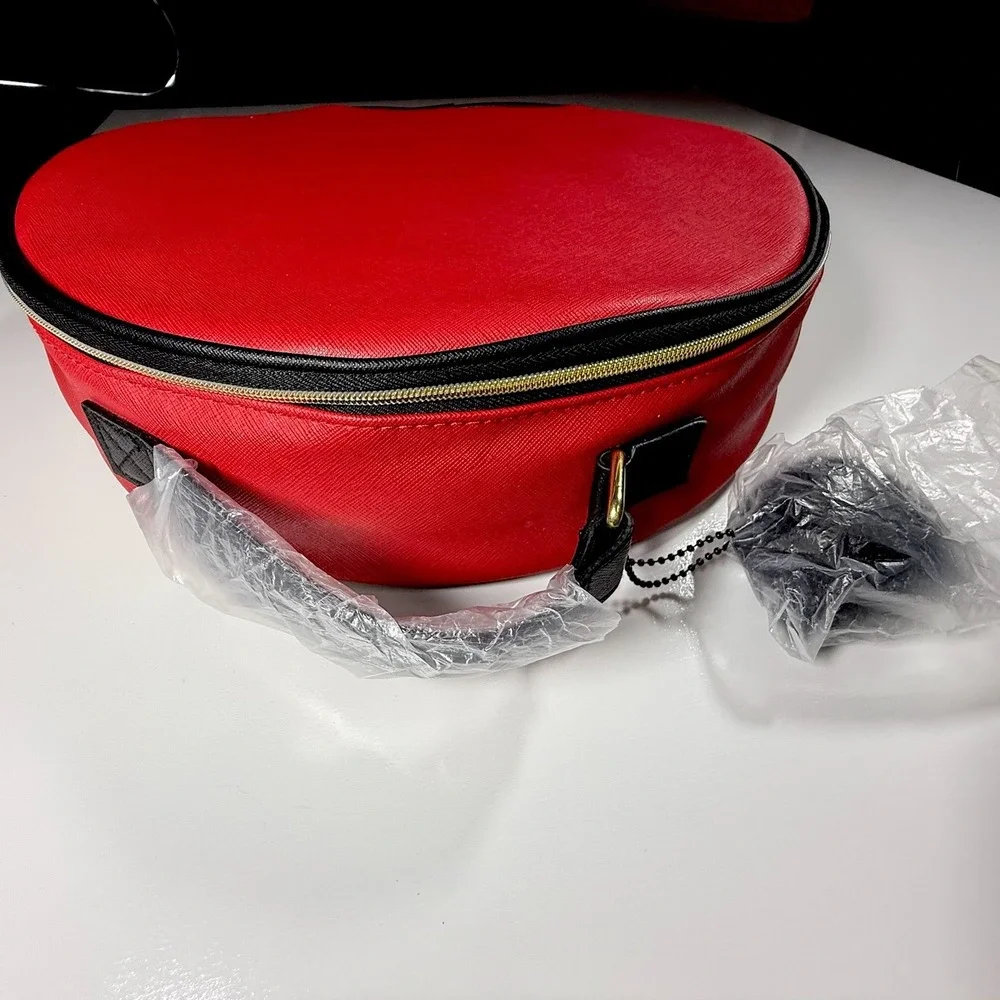 Elizabeth Arden Red Round Makeup Case World Color Faux Leather Pom Pom Bag